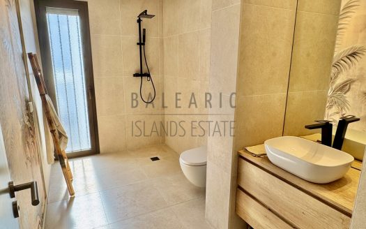 Bathroom Upper Floor